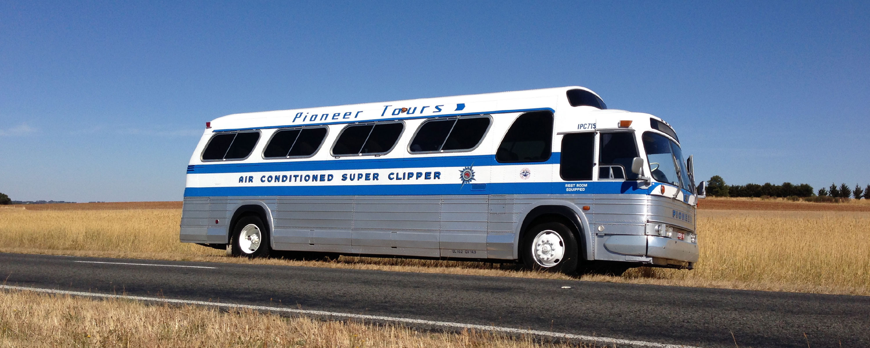 GM PD 4107 Bus (1968 model) in Western Victoria, Australia